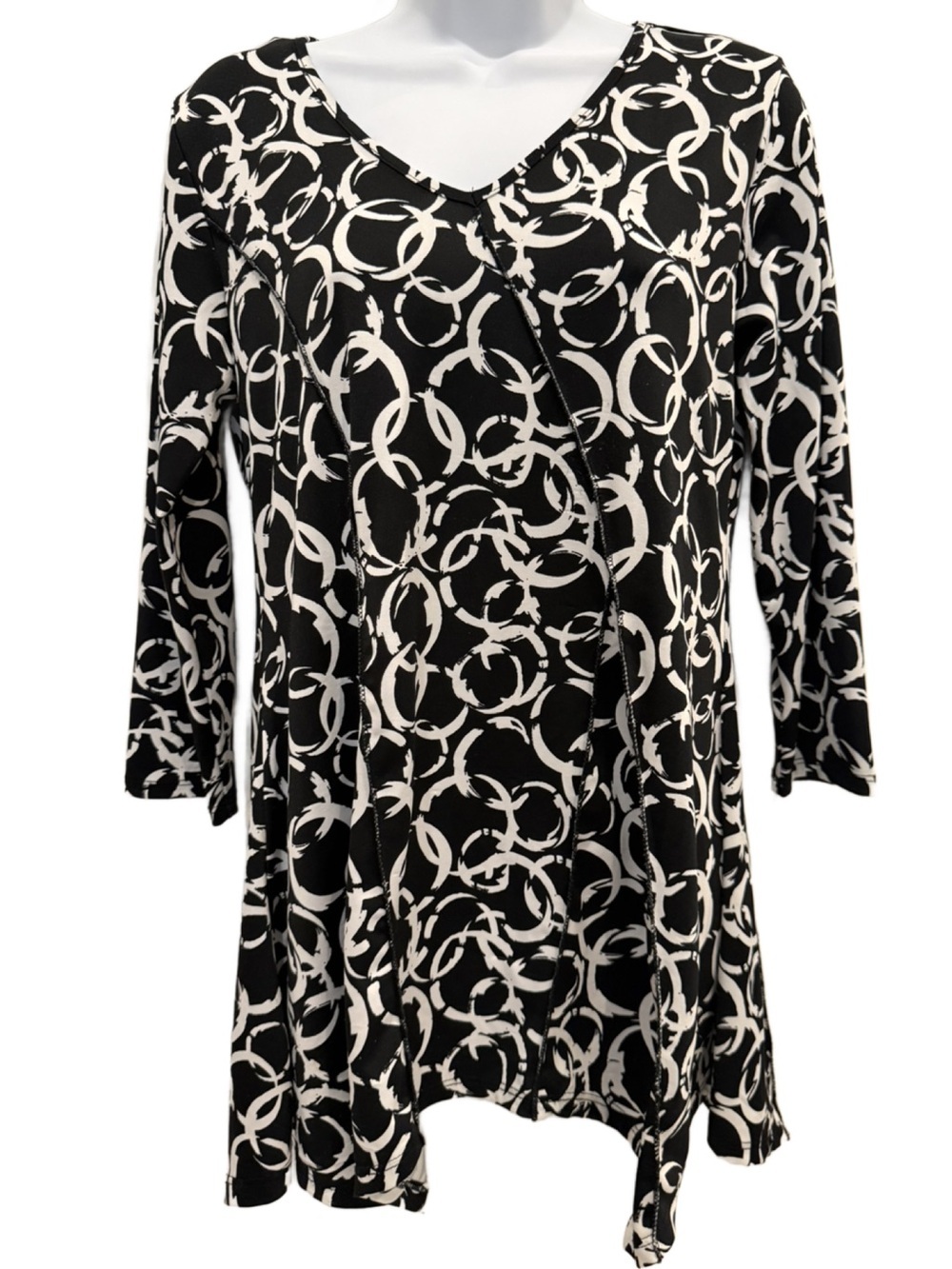 Notations Black and White Chain Print TunicTop. Small